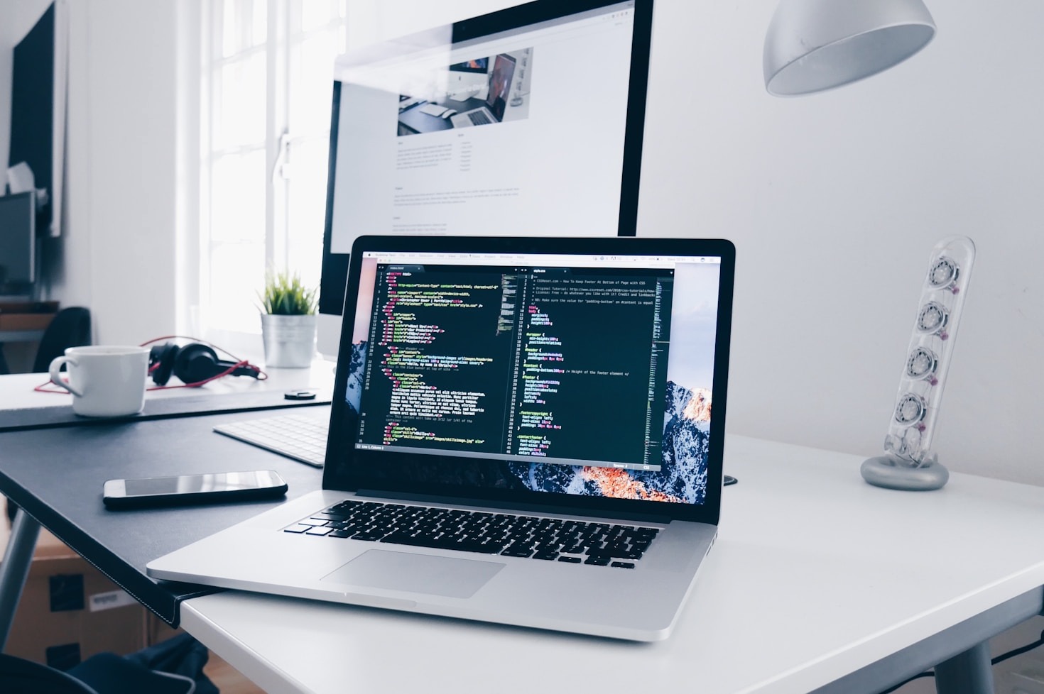 Top 5 Ways AI Transforms Modern Industries